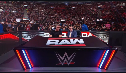 announce desk2