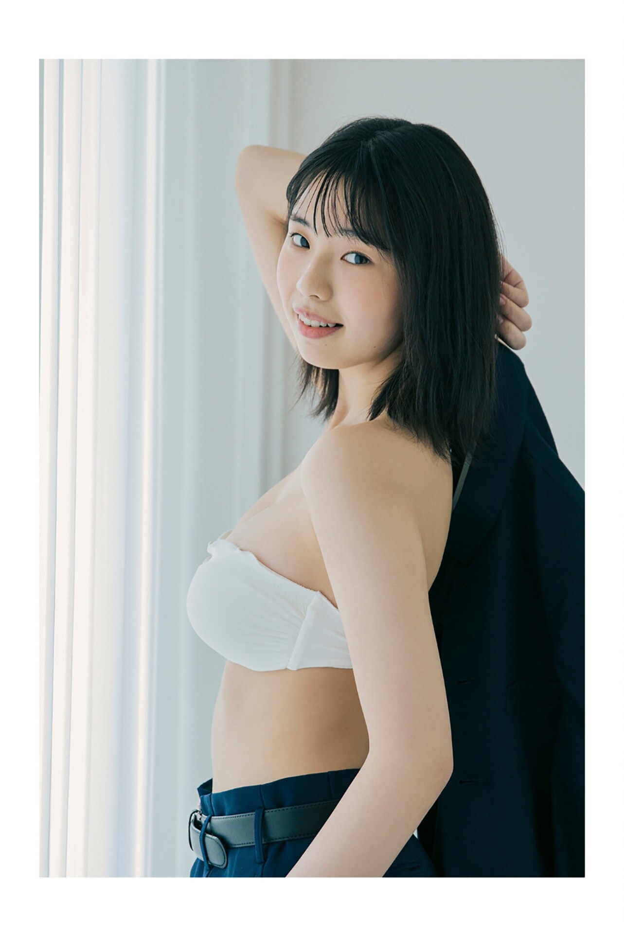 키쿠치 히나(菊地姫奈, きくち ひな) - 플래티늄 플래시 디지털 사진집 2022
