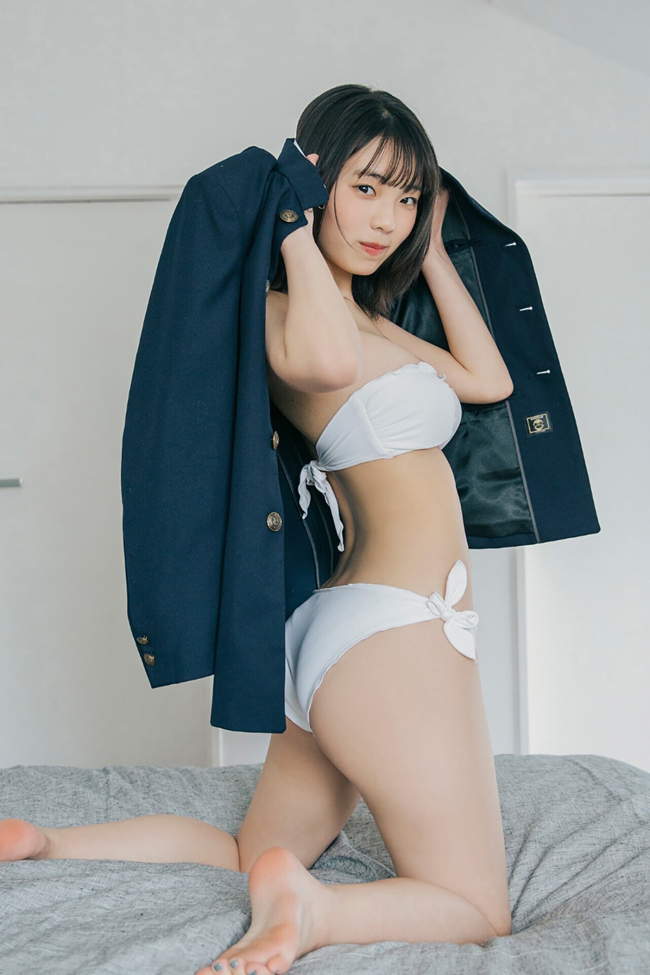 키쿠치 히나(菊地姫奈, きくち ひな) - 플래티늄 플래시 디지털 사진집 2022
