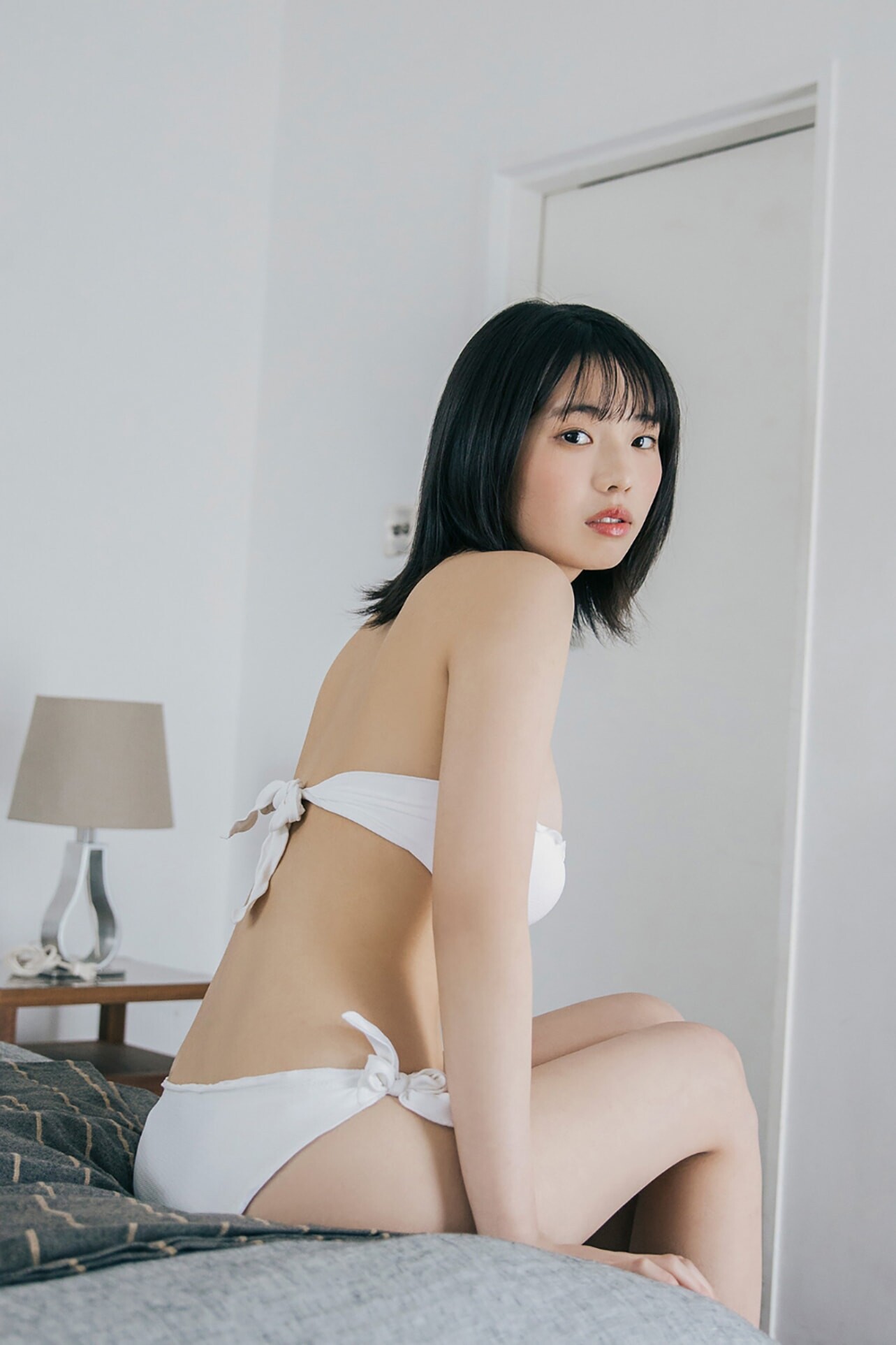 키쿠치 히나(菊地姫奈, きくち ひな) - 플래티늄 플래시 디지털 사진집 2022