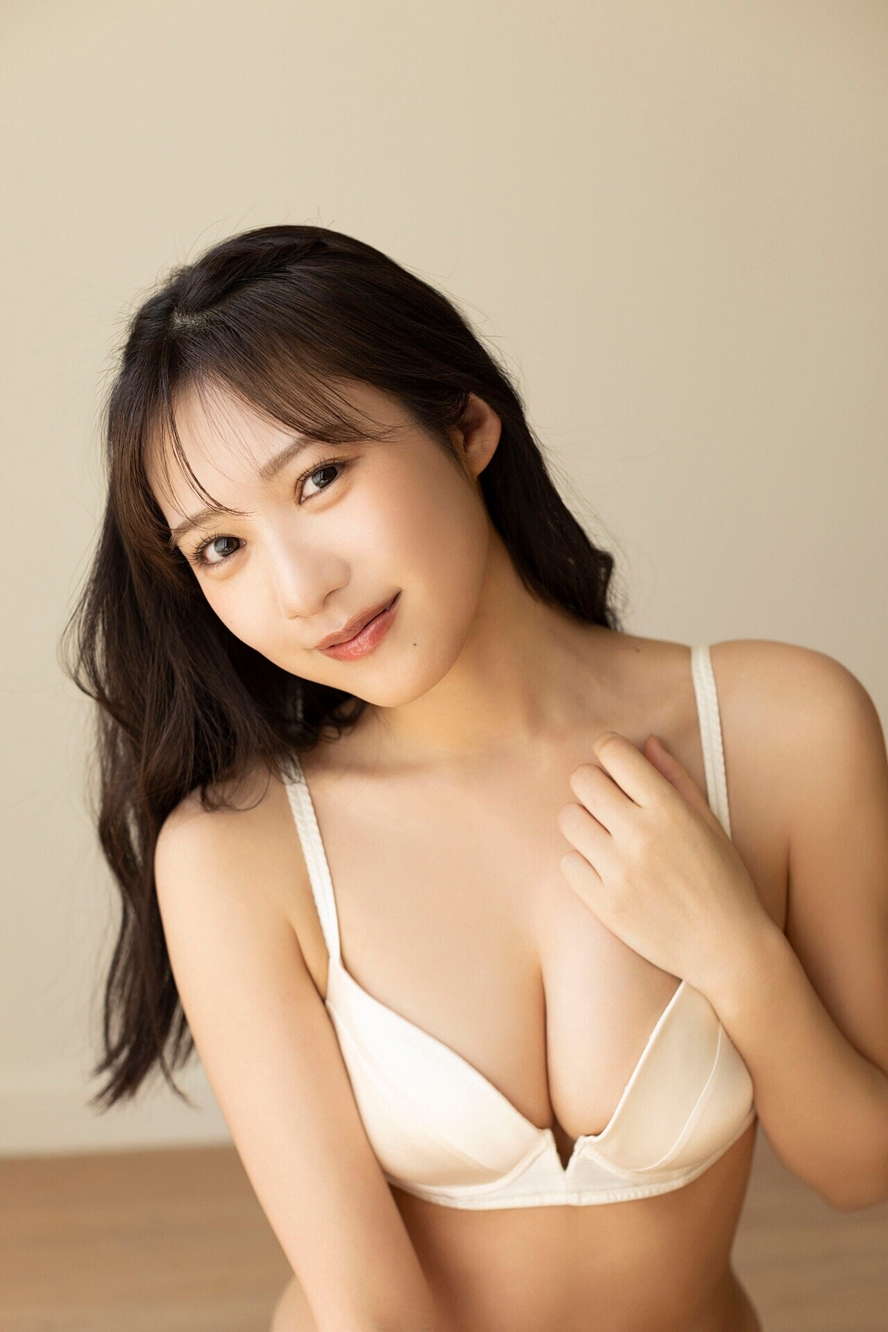 요코노 스미레(横野すみれ, よこの すみれ) - 플래시 디지털 사진집 2025