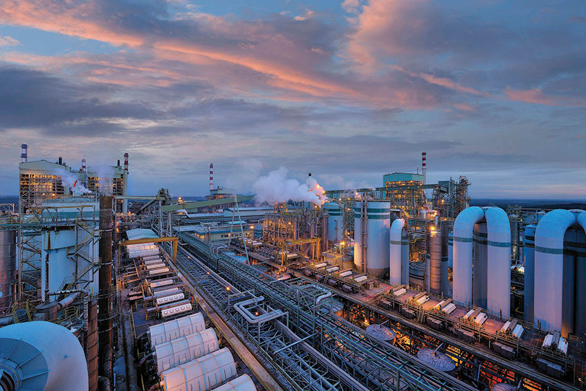 Image of a government official speaking about economic reforms