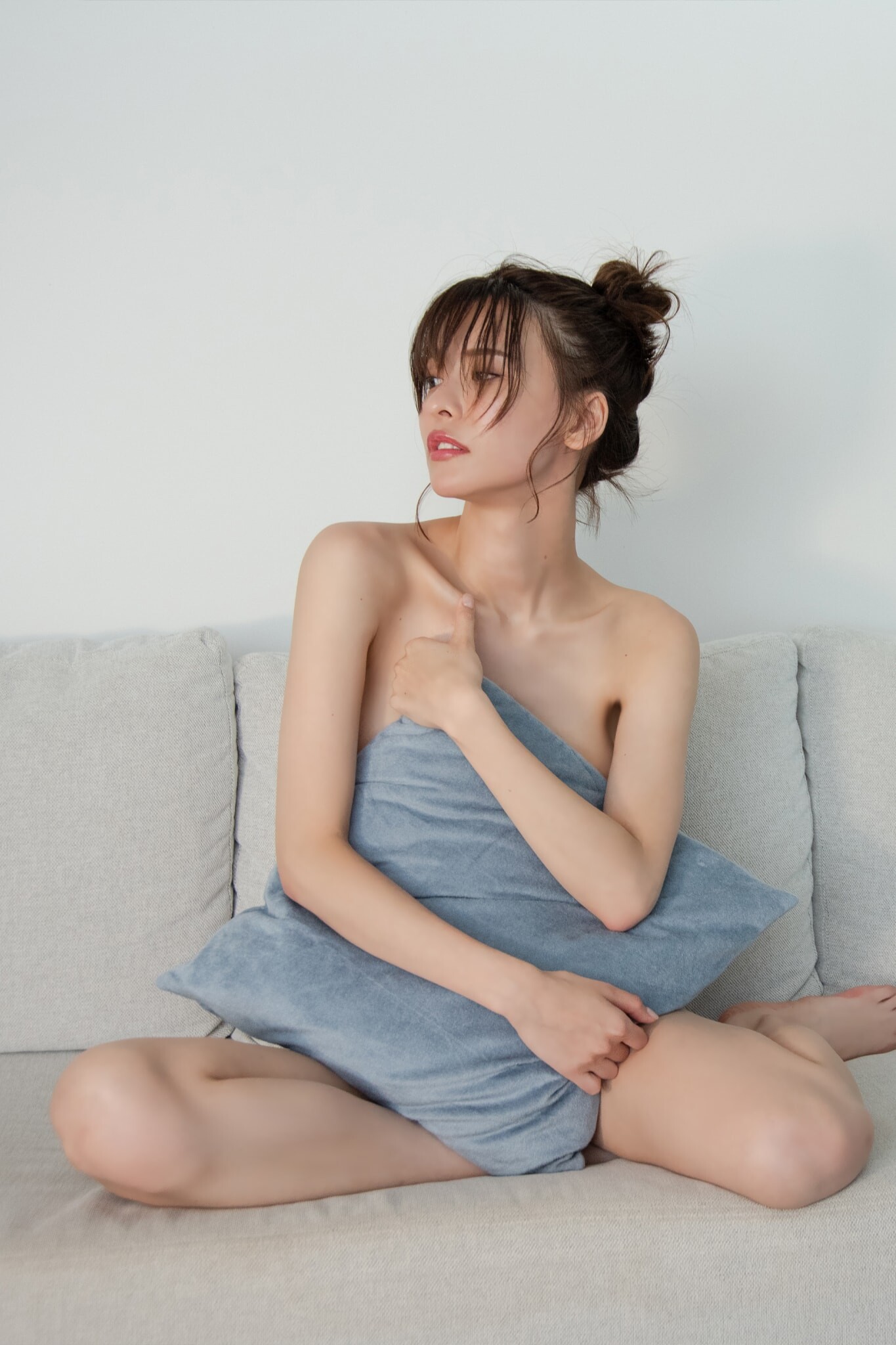 나츠키 세나(奈月セナ, なつき セナ) - 코단샤 사진집 2024