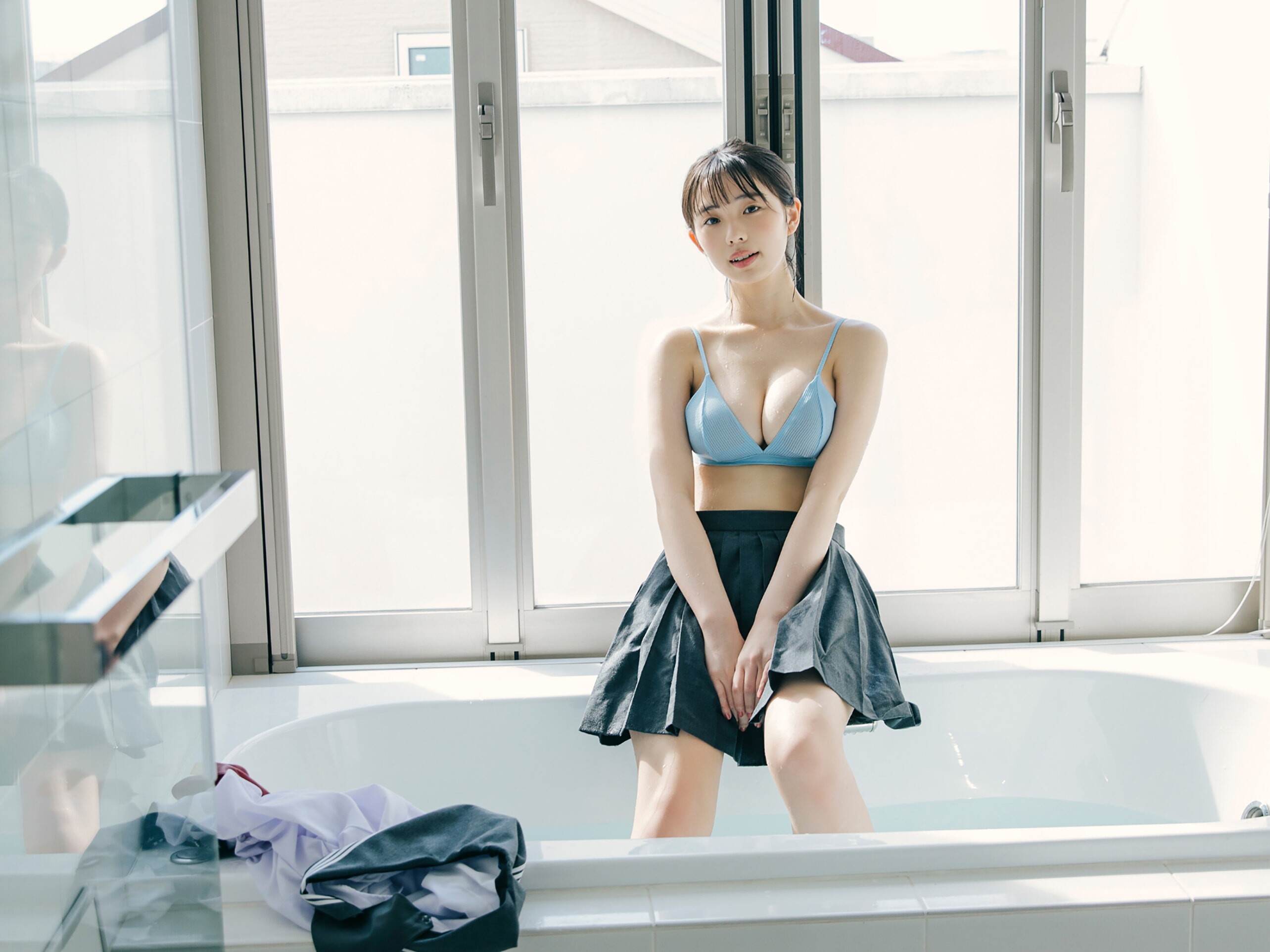 키쿠치 히나(菊地姫奈, きくち ひな) - 플래티늄 플래시 디지털 사진집 2022