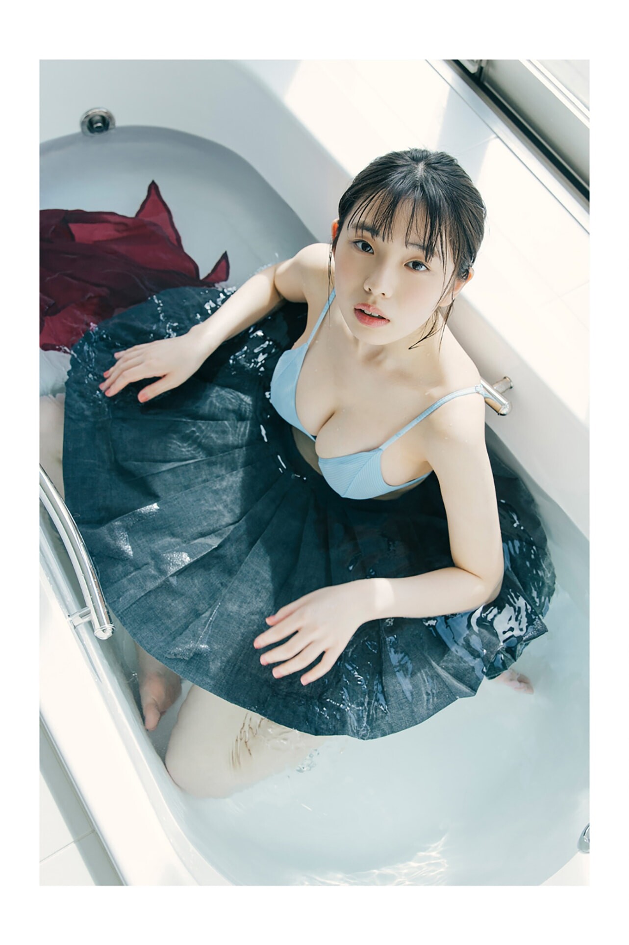 키쿠치 히나(菊地姫奈, きくち ひな) - 플래티늄 플래시 디지털 사진집 2022