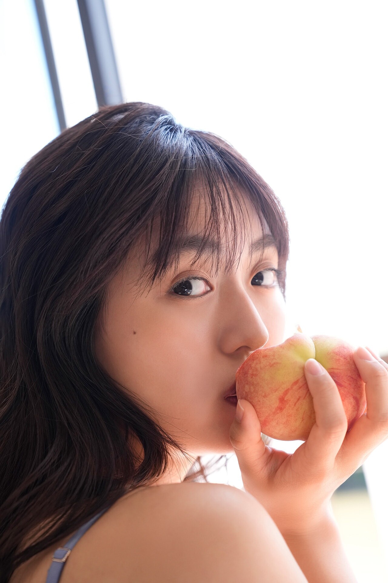 토요다 루나(豊田ルナ, とよだ ルナ) - 플래시 디지털 사진집 2024
