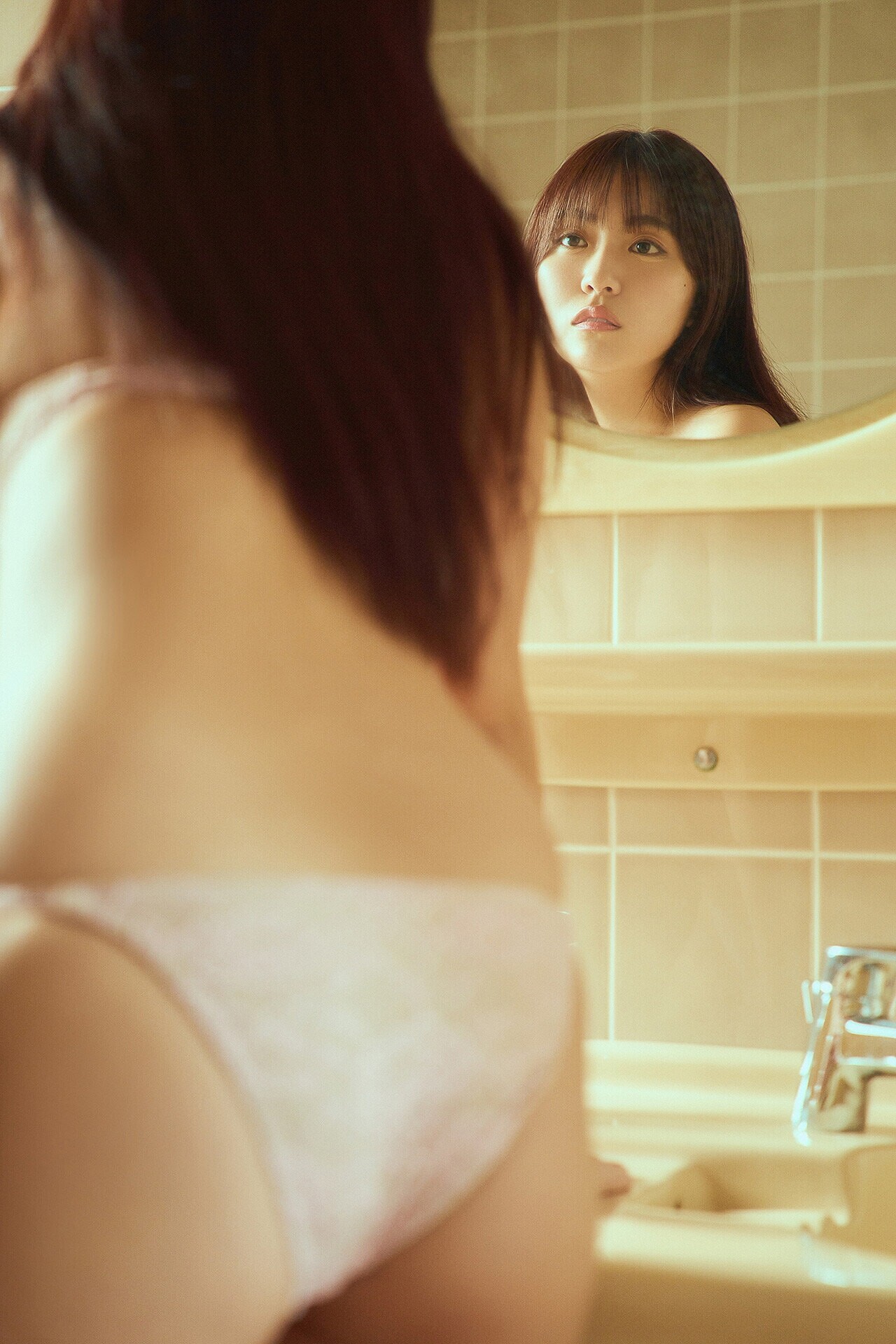 토요다 루나(豊田ルナ, とよだ ルナ) - 플래시 디지털 사진집 2025