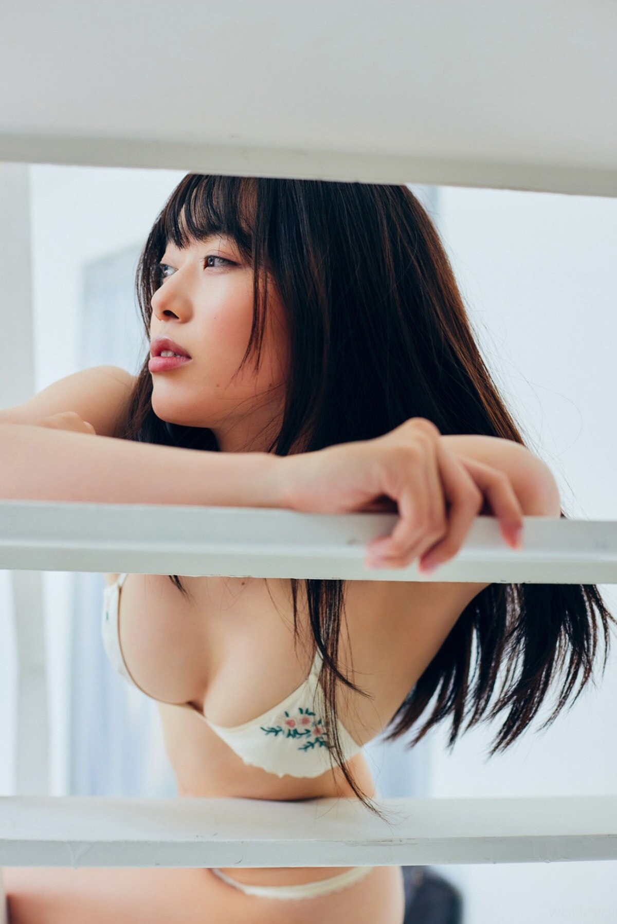 스기모토 마리리(杉本愛莉鈴, すぎもと まりり) - 플래시 디지털 사진집 2024