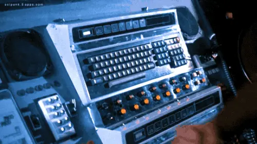 tumblr p1qxscrLcr1w4t58uo1 540