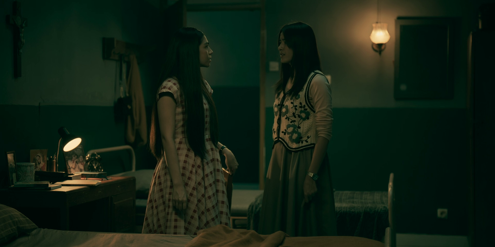 Screenshot of 10 PM 2024 S01 Completed + English Subtitle Full Series Link in Indonesian WEB-DL | MovieLinkBD  movielinkbd.com