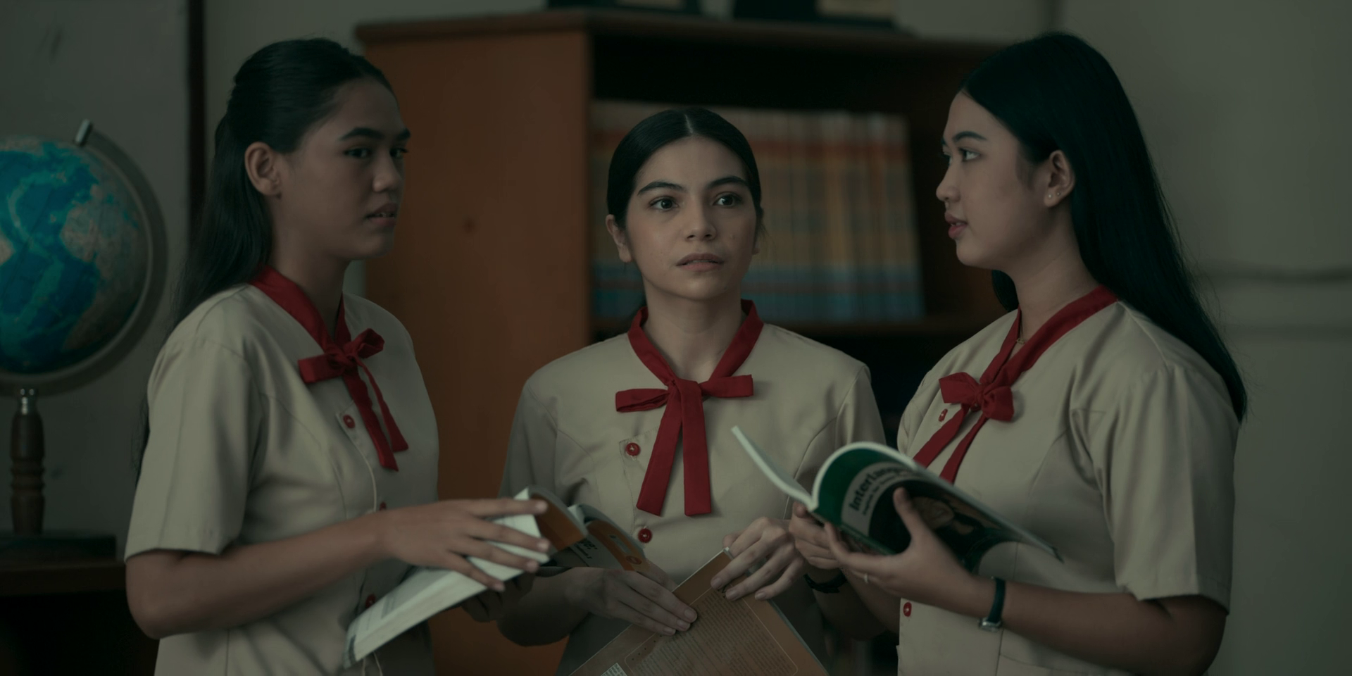 Screenshot of 10 PM 2024 S01 Completed + English Subtitle Full Series Link in Indonesian WEB-DL | MovieLinkBD  movielinkbd.com