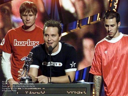 blink182+x 16fe9700